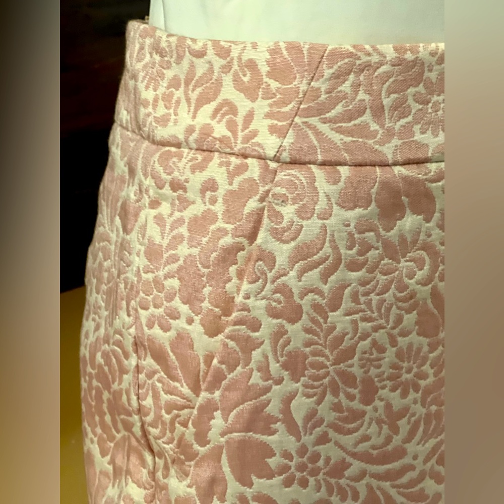 NWT, stunning damask pencil skirt, pink w/ some shimmer - Picture 3 of 12